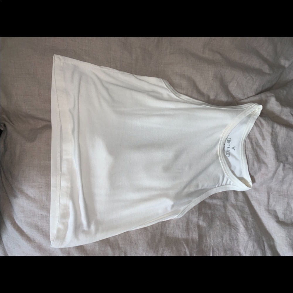 Fitted soft crop tank